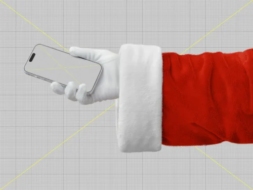 Santa Claus Holding Smartphone Mockup PSD(PSDT)